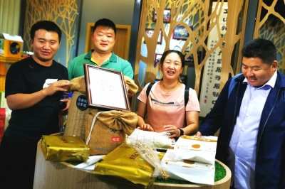 文山州旅游产业培训班学员现学现用 在沪邀客、带货！