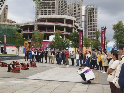 “世界佤乡·大美临沧”文化旅游宣传推介系列快闪活动在昆明市闪亮登场