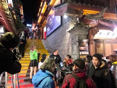 今年第四次！又一剧组在丽江古城大研花巷取景拍摄