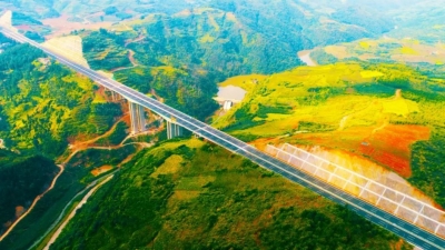 今天，云南又一条高速公路通车！20分钟串联红河曲靖