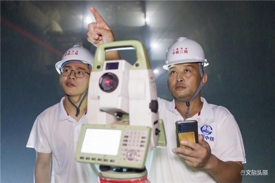 中老铁路唯一跨境隧道贯通  全线桥梁路基基本完成