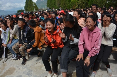 丽江宁蒗：深入基层 文化惠民演出暖人心