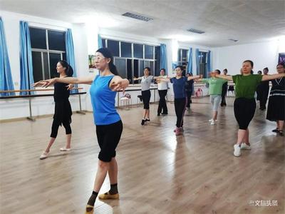 玉溪市文化馆第五期成人公益培训班开班