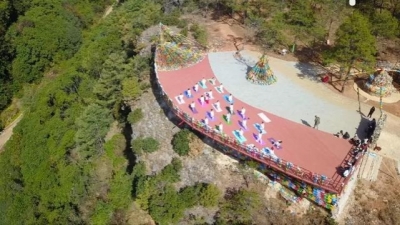 丽江东巴谷文旅新业态彰显魅力 黄金周互动体验项目倍受青睐