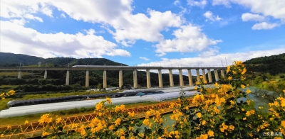 黄金周首日云南铁路迎来客流高峰