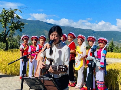 大理：乡村美景成游客热门打卡地