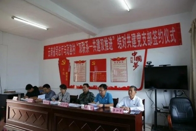 今天是国家扶贫日，一起看走在脱贫攻坚最前沿的云南普法人！