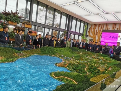 “3+3”政协跨区域协商会考察团走进弥勒太平湖森林小镇