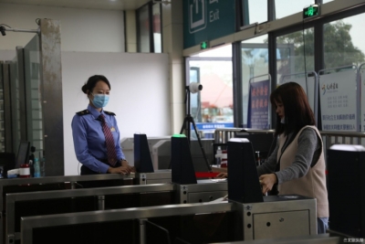 大理丽江蒙自建水客流持续火爆 黄金周前两日​云南铁路发送旅客47.7万人