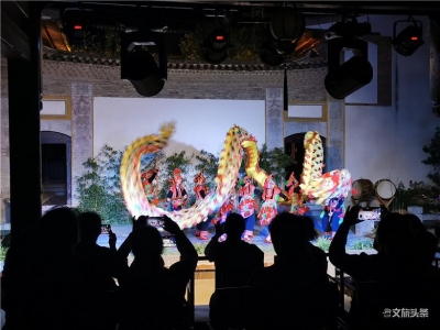 假期余额不足？不如坐上石屏小火车，吃蟹赏花去！