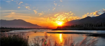 《临沧乡村旅游攻略》《临沧乡村旅游地图》出版发行