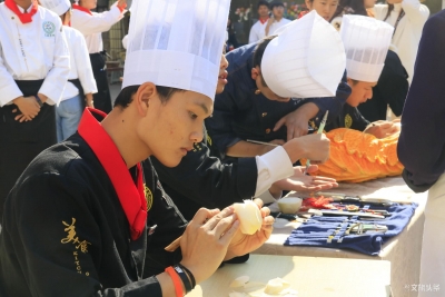 翻炒颠勺！云南旅游职业学院烹饪学院学生大展十八般厨艺