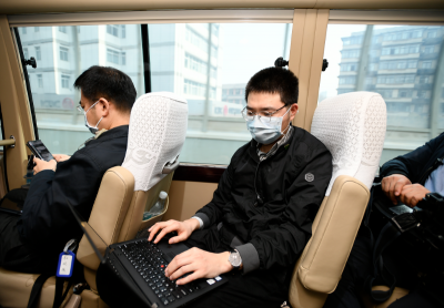今天，留个C位给咱这群“新闻打工人”