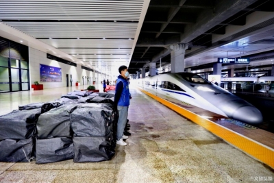 乘着列车出发！150万支云南鲜花奔向上海