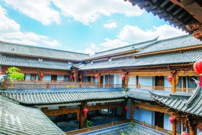 是小镇，更是梦回之处，这里有着奢望里的自在生活