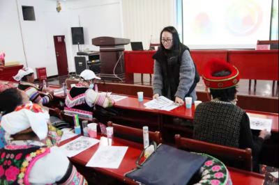提升 “指尖技艺”  大理永平开展少数民族服饰设计剪裁展示培训活动