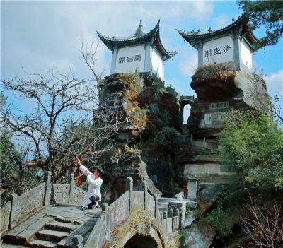 探寻世外桃源，重返千年古镇 相遇凤庆品滇红香茗