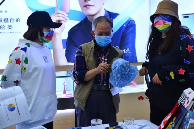 科技感爆棚 昆明电信VR/AR互动体验活动举行