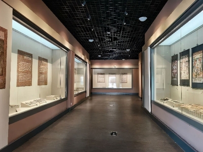 《纳西族东巴文化展》在大理白族自治州博物馆开展