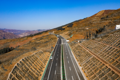 《都香 都香》新歌MV发行 都香高速公路建设者与云南音乐人联合创作抒发自豪  