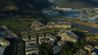 戛洒特色旅游小镇添新贵 戛洒外滩豪生酒店启幕迎宾