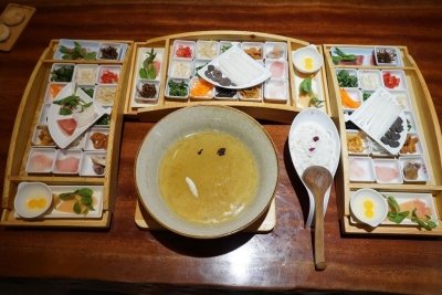 在这碗过桥米线里 吃出云南美食文化的鲜香