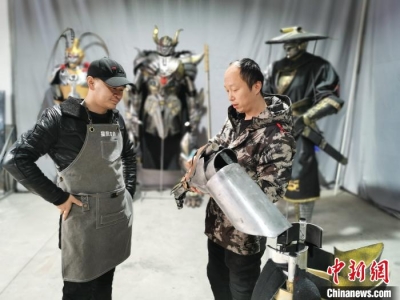 陕西小伙打造“孙悟空”等国产机甲 传播“中国风”元素