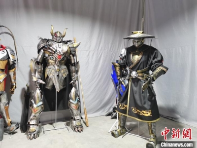 陕西小伙打造“孙悟空”等国产机甲 传播“中国风”元素