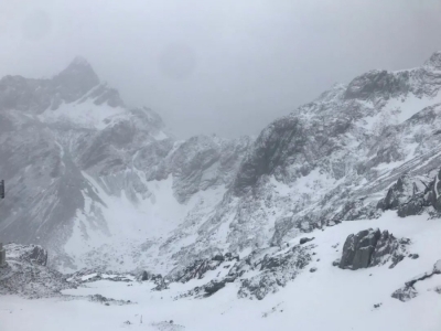 今日大雪 ，丽江玉龙雪山与雪共舞！