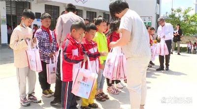 弥勒市图书馆扶贫项目入选全国图书馆扶贫优秀案例