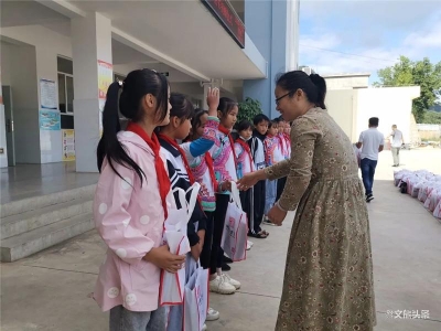 弥勒市图书馆扶贫项目入选全国图书馆扶贫优秀案例