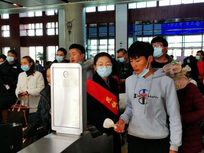 云南：刚开通的大临铁路客流旺盛 