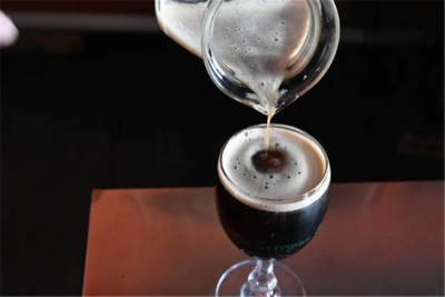 【探店】烈焰遇上美酒咖啡，“漫崖”一杯又一杯！