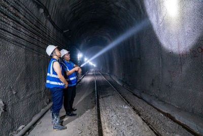刷新一项亚洲记录 中缅国际铁路通道大瑞铁路秀岭隧道平导贯通 