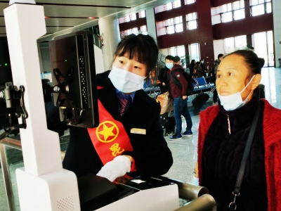 云南：刚开通的大临铁路客流旺盛 