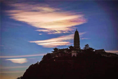 大片出炉  大理鸡足山日出云海！