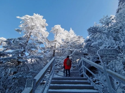 放寒假喽！带孩子体验冰雪世界 就在家门口的魅力轿子雪山