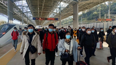 云南：刚开通的大临铁路客流旺盛 