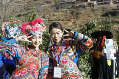 “云旅游”带你探秘赛装之源 品味别样彝族风情