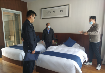游客投诉大衣不见了？别急······