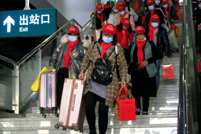 免费乘坐！云南首趟务工返岗专列满载希望开向广州