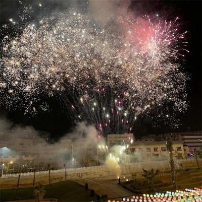 花式过大年！玉溪青花街烟花绽放，与万名游客共迎新春