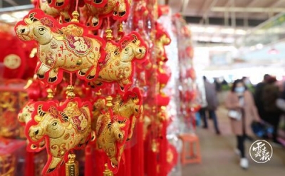 牛年吉祥饰品热销