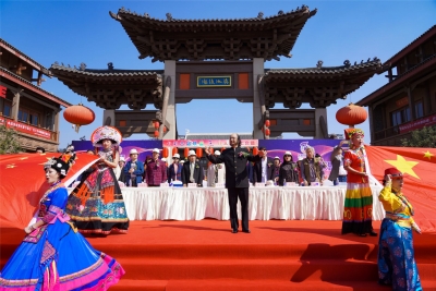 “没有共产党就没有新中国”千人合唱暨七彩合唱联盟揭牌活动在昆举办