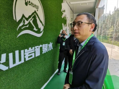 滇南首家包装饮用水消费教育基地授牌