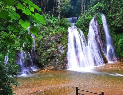 秘境哀牢山，醉美石门峡