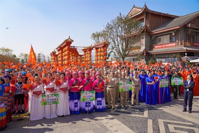 “没有共产党就没有新中国”千人合唱暨七彩合唱联盟揭牌活动在昆举办