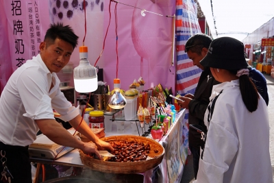 带你逛逛！“三多节”丽江人及周边游客都喜欢到这赶集