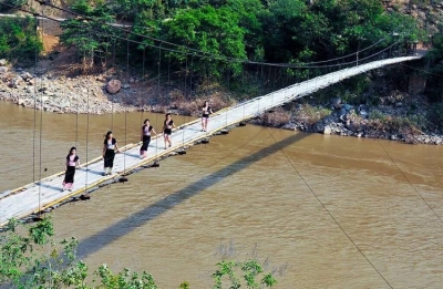 三月 一起走进蔓耗多彩的春天