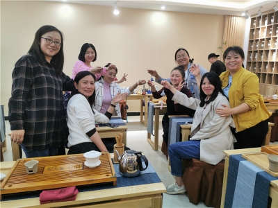 学茶艺做香包，红河州文旅局举办妇女节活动